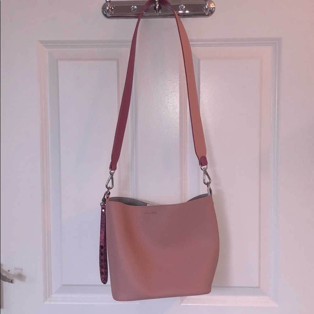 Find Kapoor leather bag